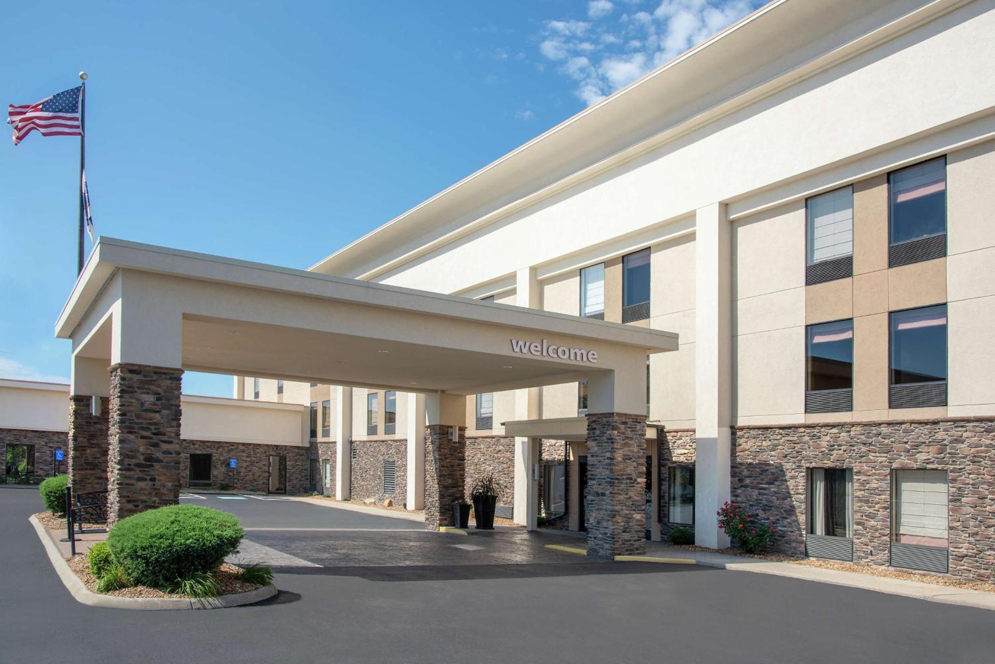 Hampton Inn Kent/Akron Area Exterior photo