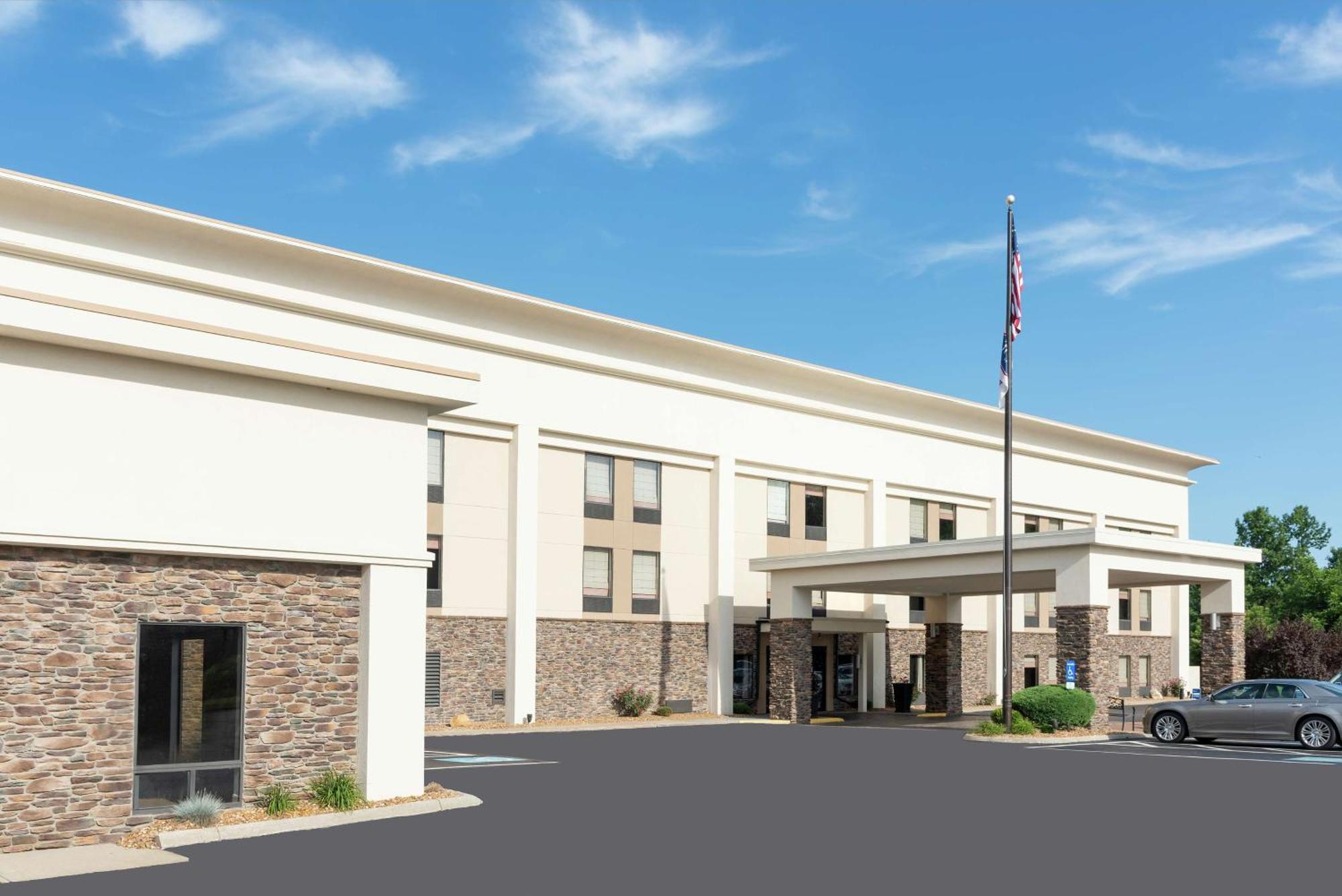 Hampton Inn Kent/Akron Area Exterior photo